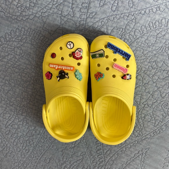 Crocs loaded w Jibbetz - Picture 4 of 14